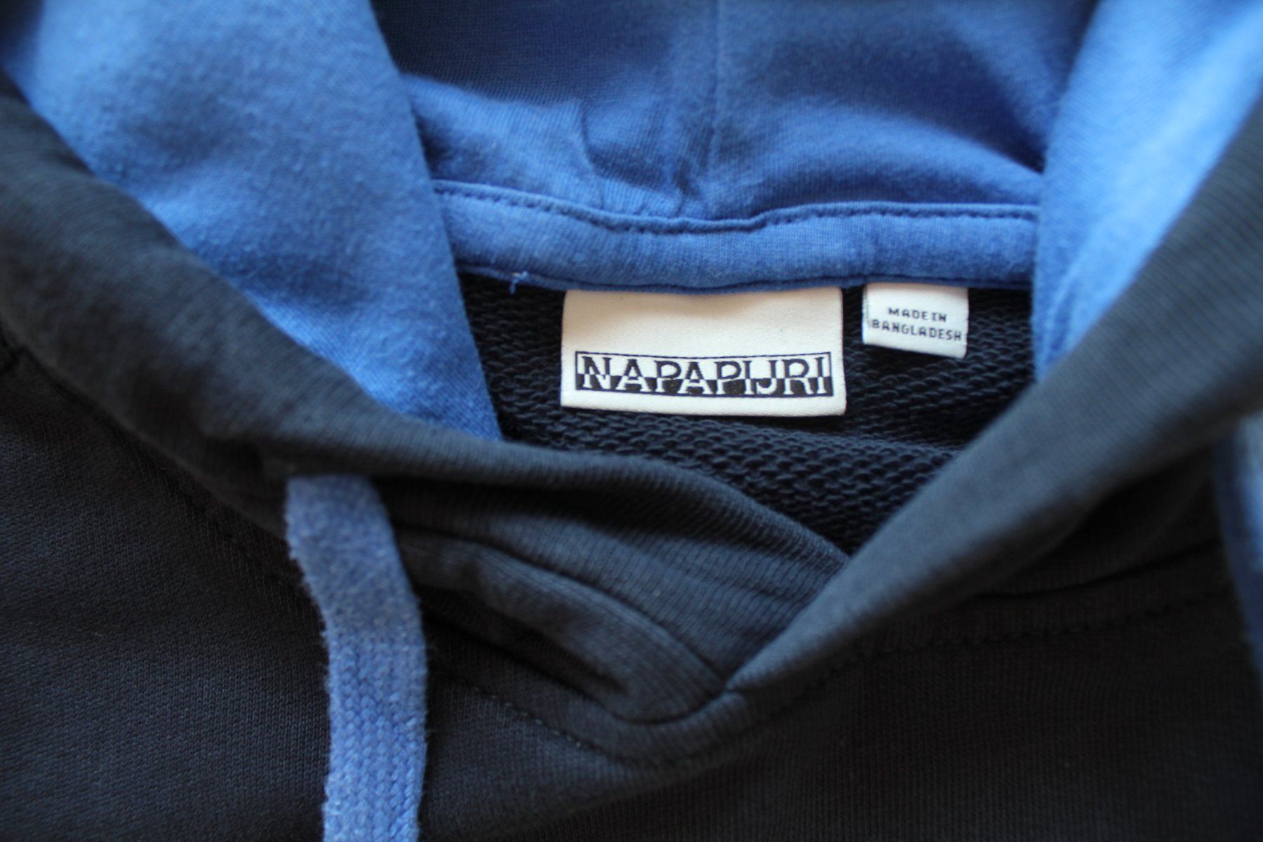 Napapijri Maglioni & Felpe: Pull à capuche Napapijri  bleu marine     t.S – Usato da Peseux venduto da Gilloss 5