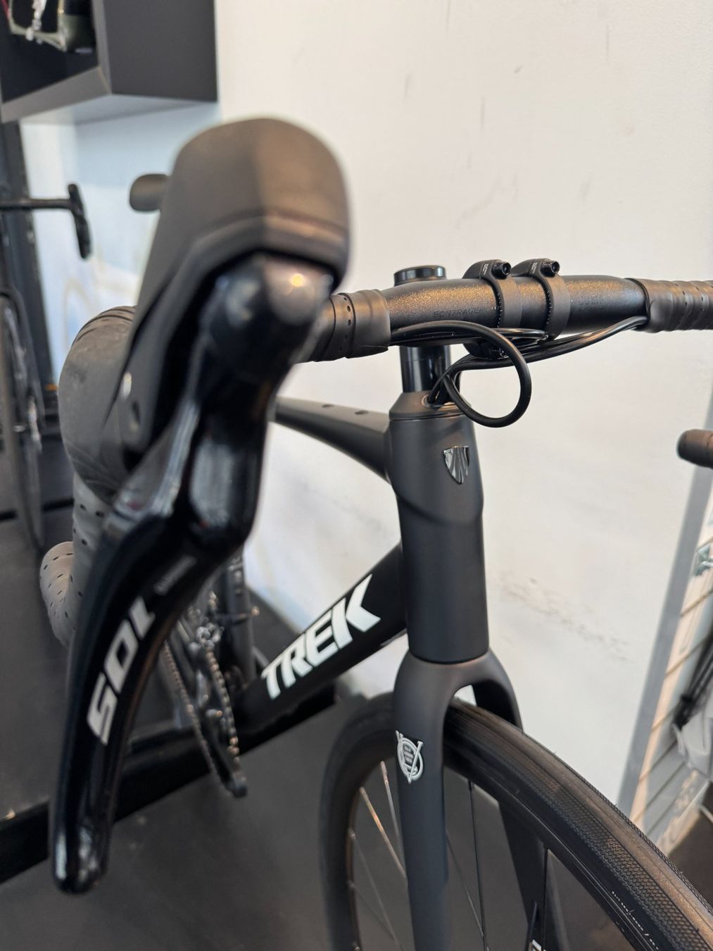 Trek Velos: TREK Domane AL 5 Gen 4, Grösse 54cm – Neu und originalverpackt aus Zürich von Velofabrik01 7