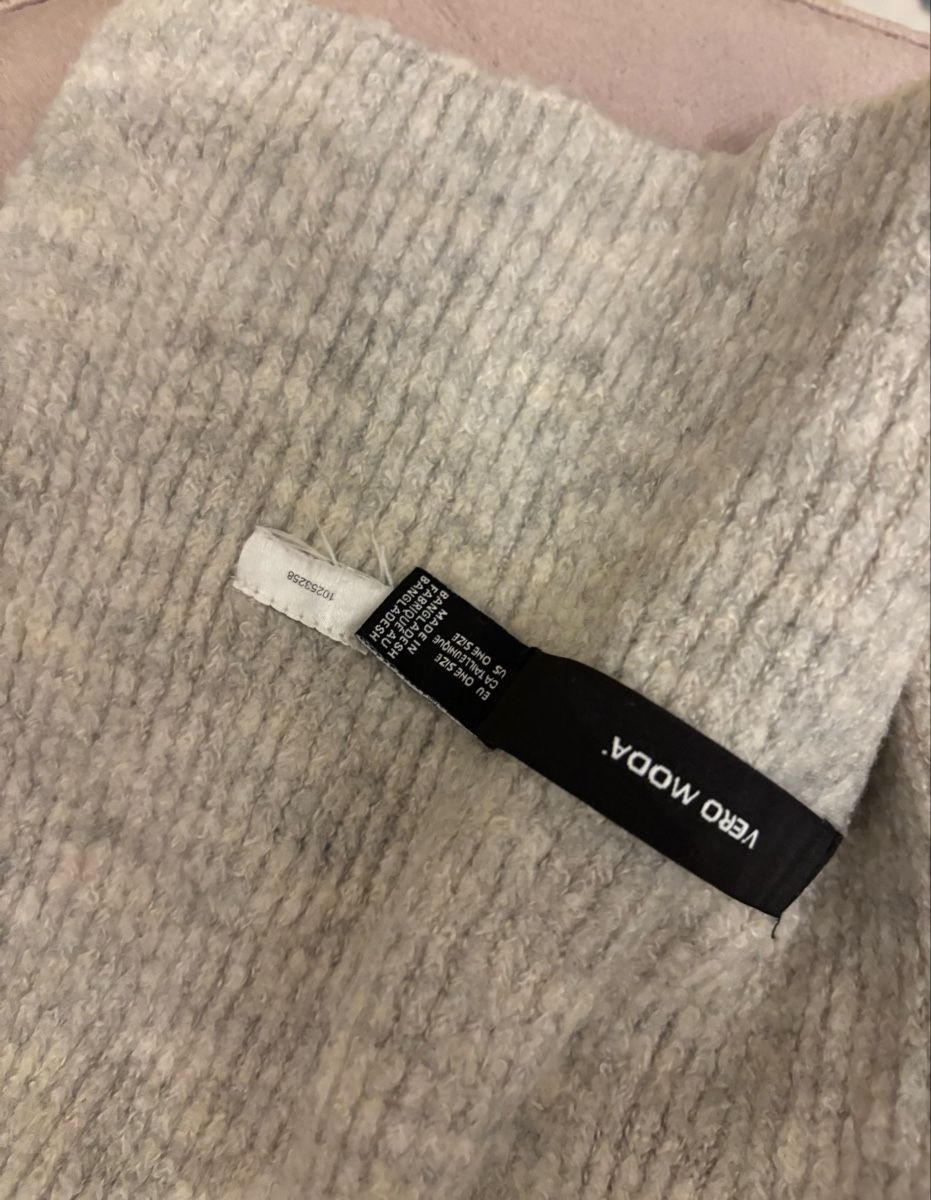 Foulard & Sciarpe: Vero Moda Schal grau – Usato da Ennenda venduto da cal_pn6x 2