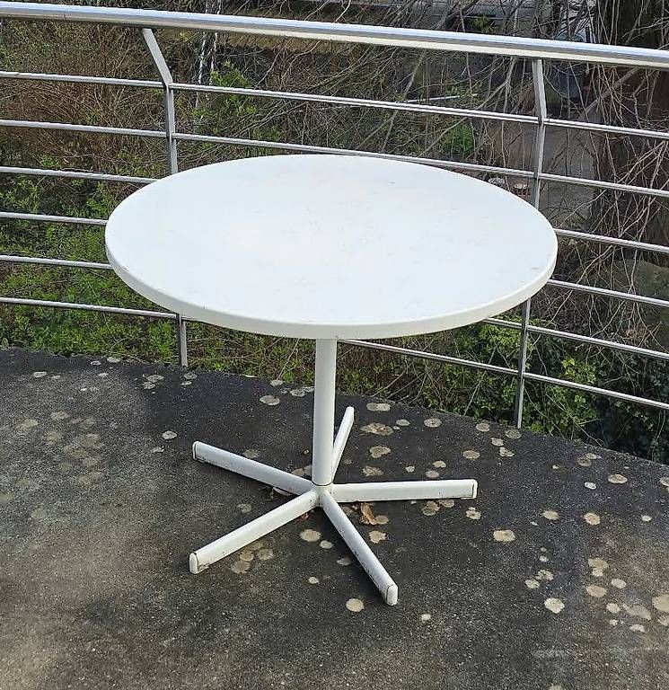 Tables: Metalltisch  – D'occasion à Zürich par simonanstey