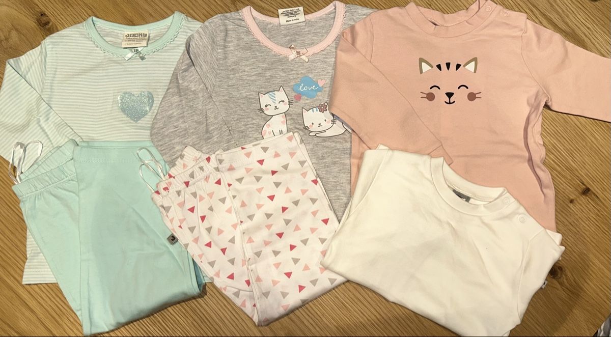Lotti & Set di vestiti: Babykleider Mädchen Grösse 86 – Nuovo (secondo la descrizione) da Spiez venduto da Brnas 1