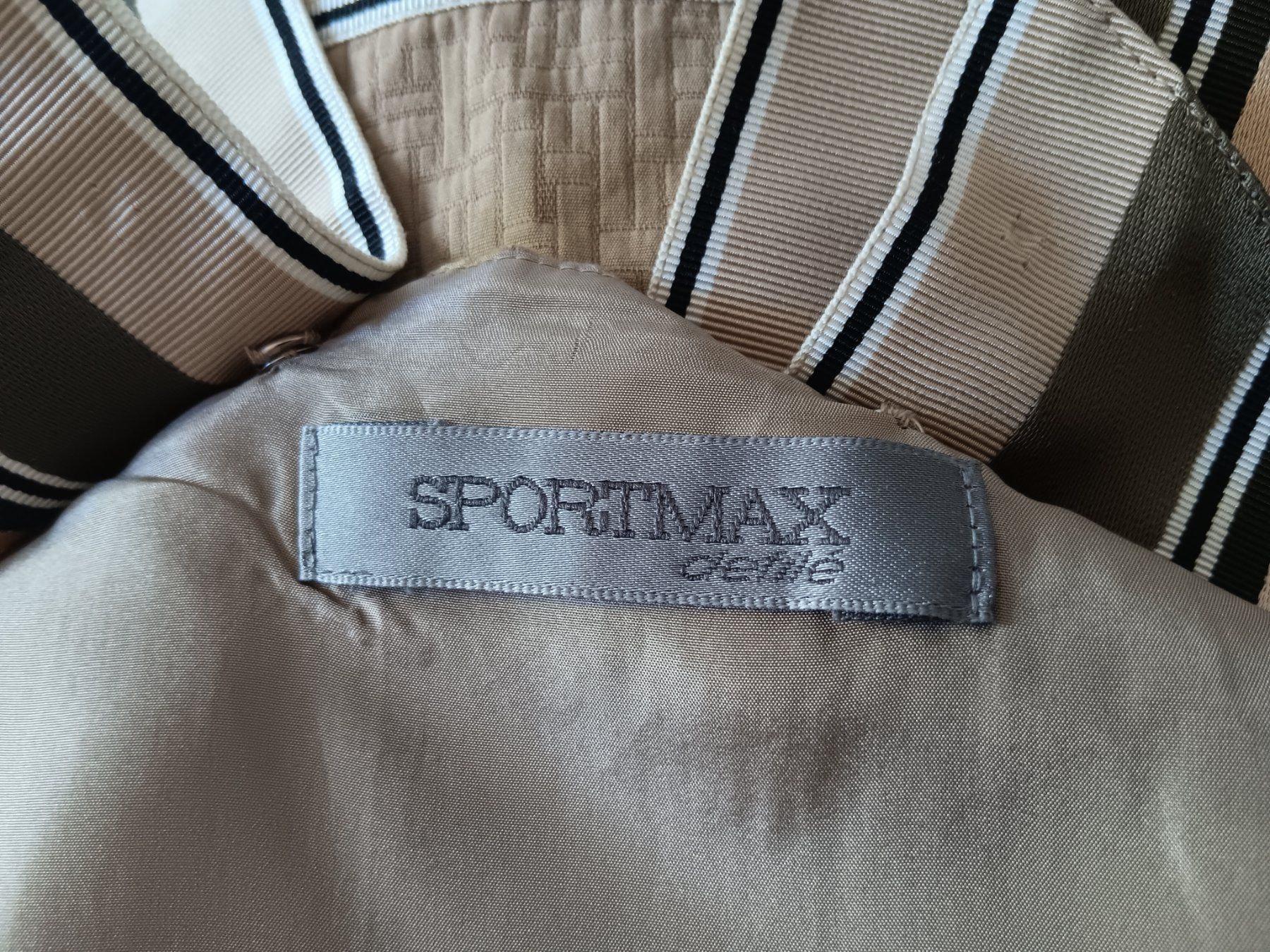 Sportmax Kleider: SPORTMAX Défilé Robe / Kleid taille / Grosse XS – Gebraucht aus Cossonay-ville von Super-Price-Quality 8