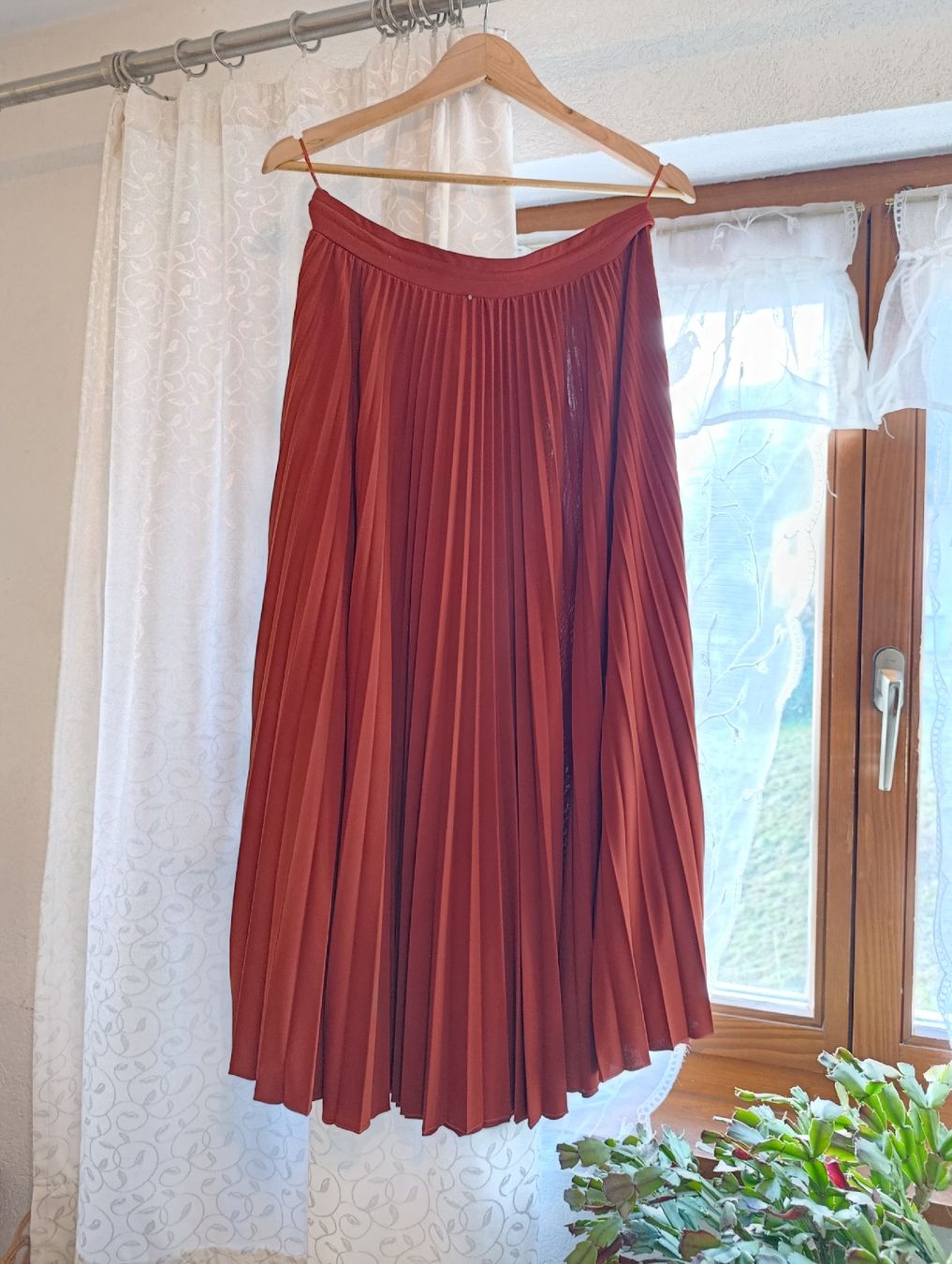 Max Mara Gonne: jupe plissée max Mara corail XL – Nuovo (secondo la descrizione) da Monthey venduto da 04Elisa