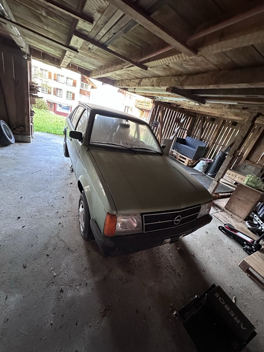 Opel Autos: Opel Kadett D – Defekt aus Gwatt (Thun) von Lopa99