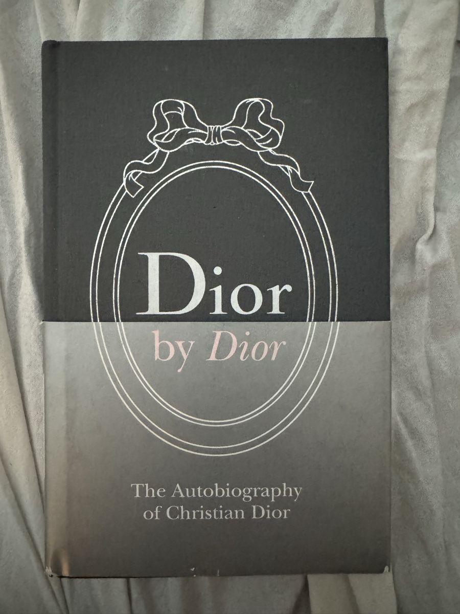 Bücher: Livre Dior – Gebraucht aus Genève von tch_dw9w