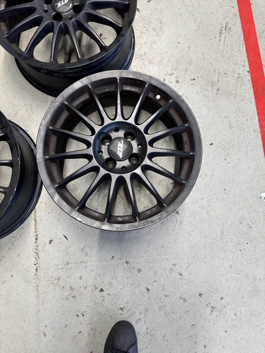 Abarth Cerchioni: 595 Abarth Felgen – Usato da Gerlafingen venduto da san_zxv6 2