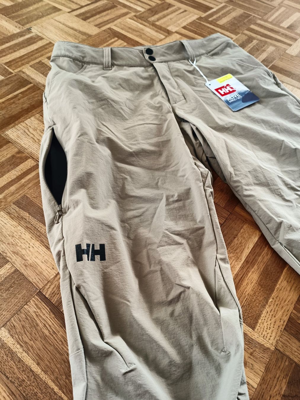 Helly Hansen Pantaloni: Helly Hansen Damen Wanderhose Gr M Brona Softshell beige Neu – Nuovo e nell'imballaggio originale da Oberhofen Thun'see venduto da cri_6md2 5