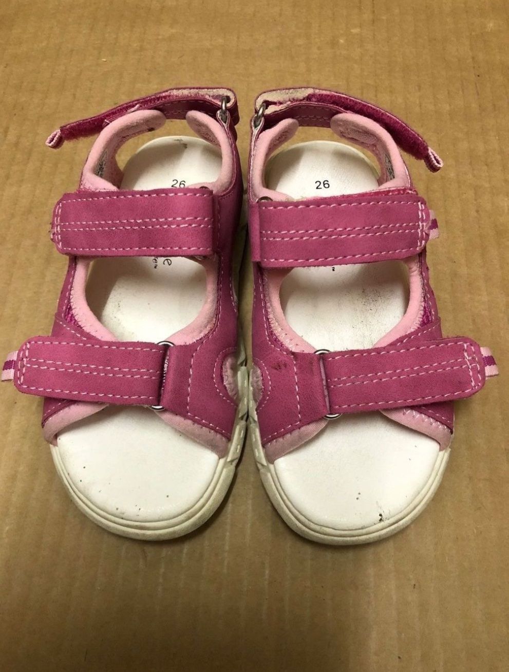 Scarpe per ragazze: Mädchen Sandalen Grösse 26 – Usato da Eschlikon TG venduto da RamonaSt