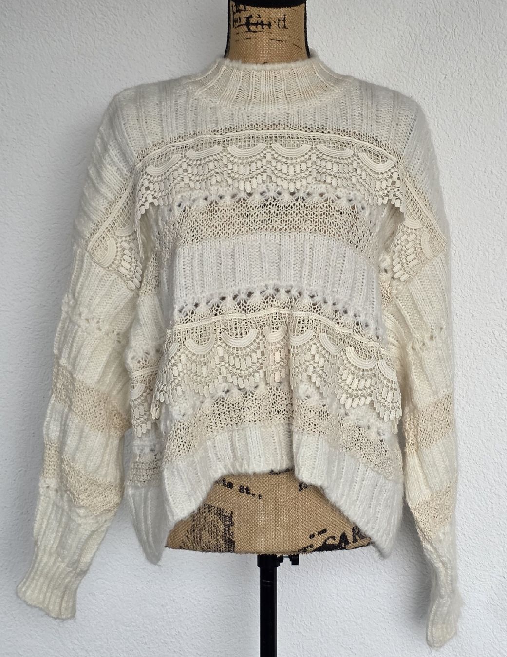 Zara Maglioni & Felpe: Wunderschöne Zara Strickpullover,  mit Spitze, Grösse S\M – Usato da Rheinsulz venduto da Gilea