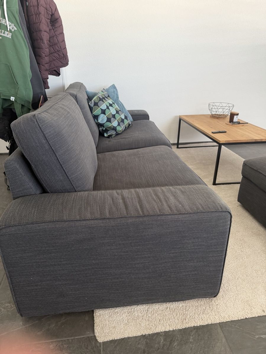 Divani: IKEA KIVIK 3-Sitzer Sofa + Hocker (Anthrazit) – Usato da Dübendorf venduto da vra_5xq6 2