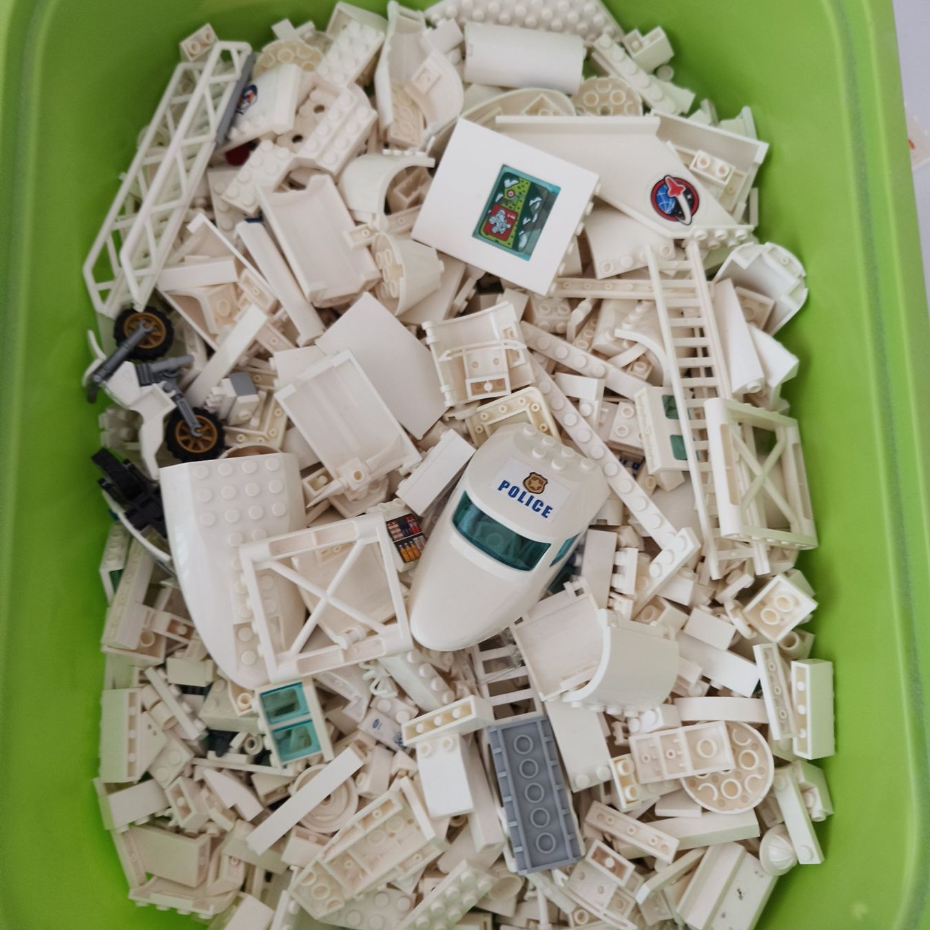 Lego Spielzeuge: Lego Bausteine 1kg weiss – Gebraucht aus Meilen von FAVALLID
