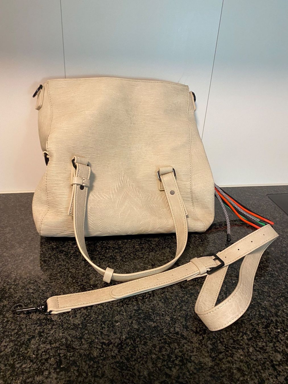 Desigual Sacs femmes: Handtasche Desigual – Défectueux à Bösingen par Trigusik 2