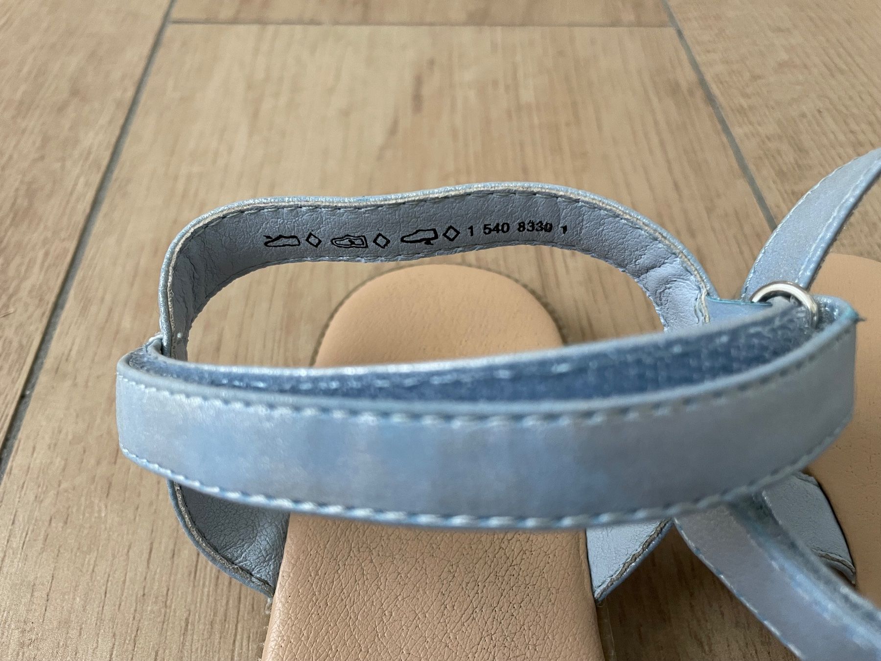 Scarpe per ragazze: Sandalen Gr. 35 – Usato da Waltenschwil venduto da hansnine 3