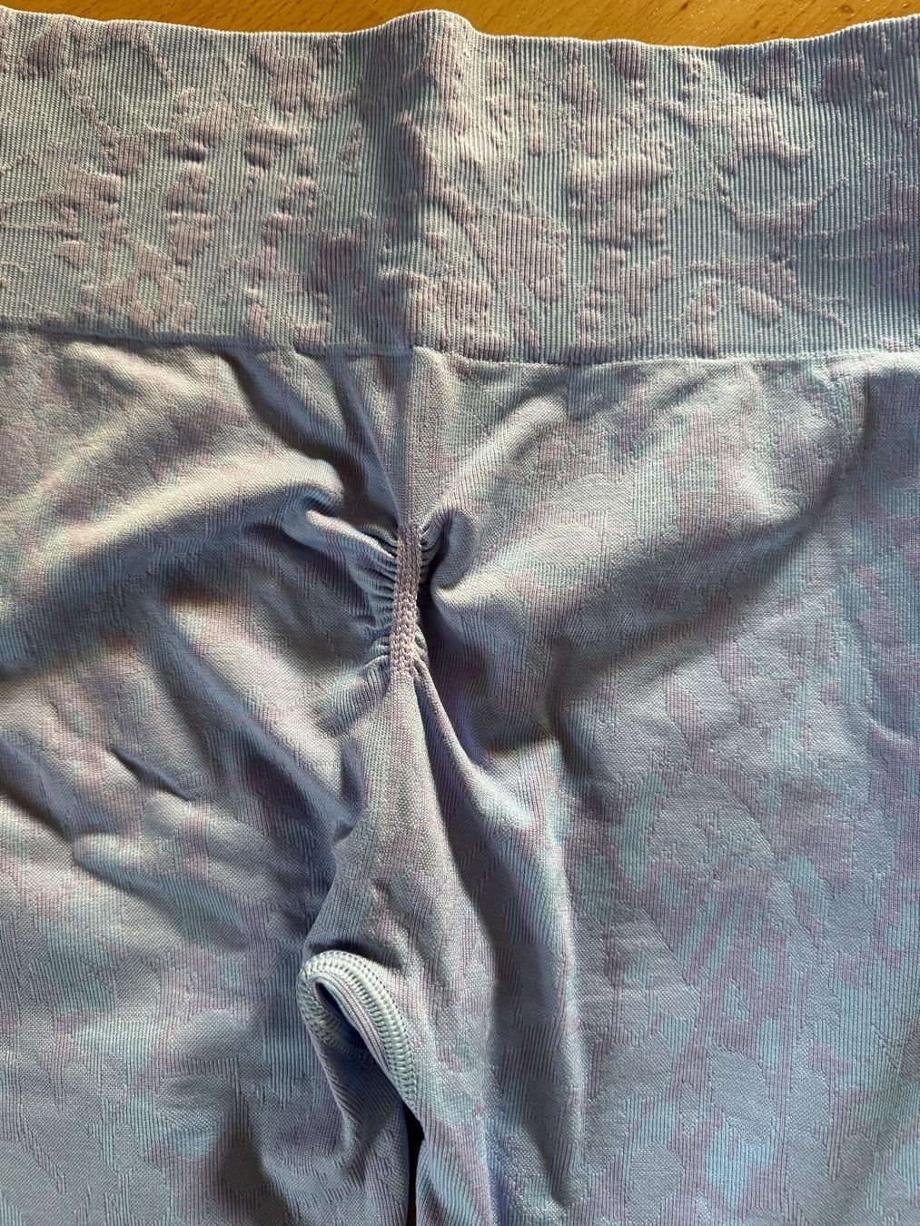 Gymshark Leggings: Gymshark adapt butterfly Grösse M neu – Neu (gemäss Beschreibung) aus Dürrenäsch von 1kirs 4