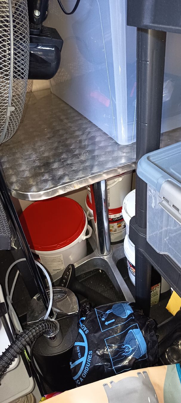 Pfister Tische: Bistro Tischchen Quadratisch – Gebraucht aus Beringen von ptt_c5nt 1