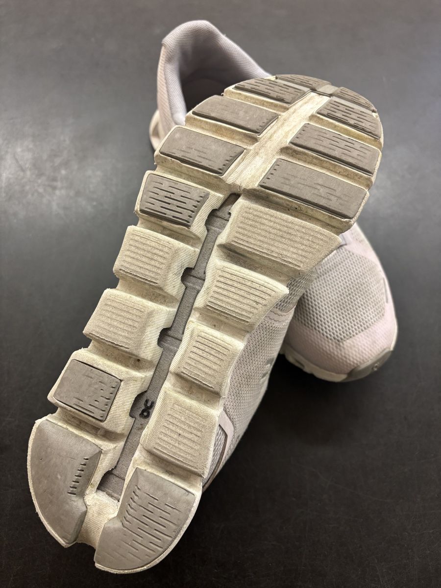 On Damenschuhe: On Cloud Laufschuhe, Grösse 38 – Gebraucht aus Büren an der Aare von Nikito2001 4