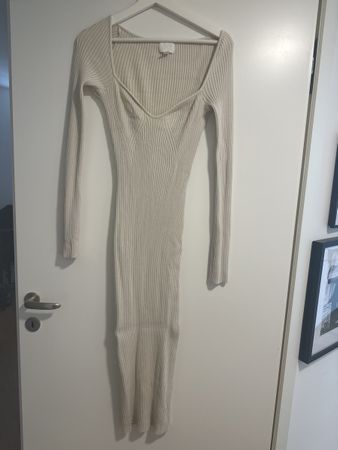 H&M Strickkleid, Grösse S, beige – Perfekt für den Herbst!