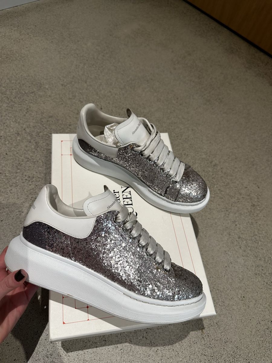 Alexander Mcqueen Scarpe da donna: Alexander McQueen Oversized Sneaker Gr. 38,5 – Usato da Birsfelden venduto da ant_ys8y 1