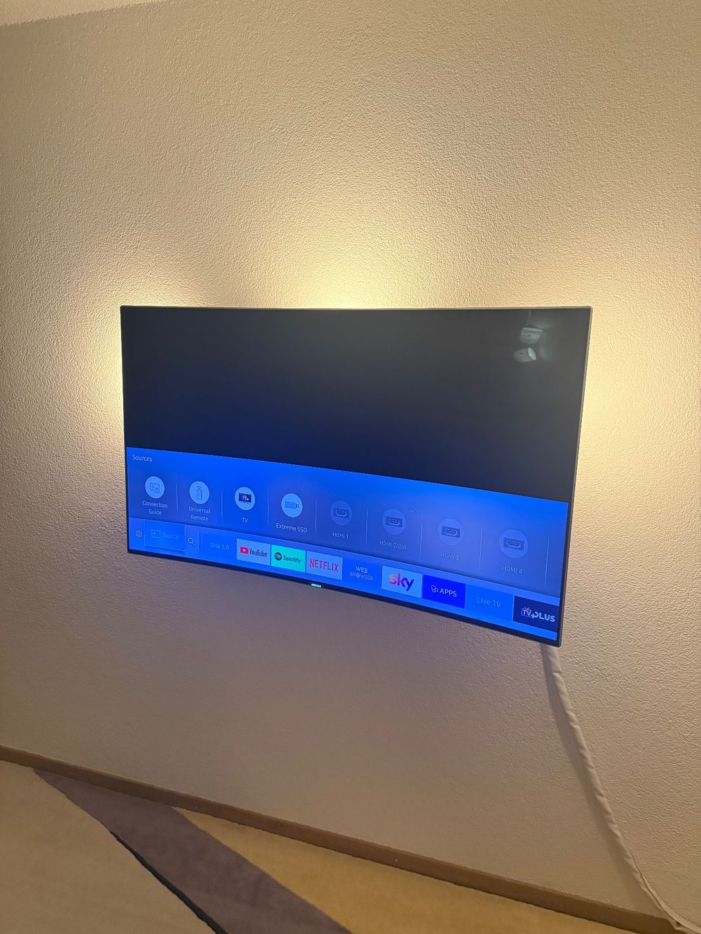 Samsung Televisori: Samsung 55" TV mit Wandhalterung – Usato da Zürich venduto da zar_r5wy 2