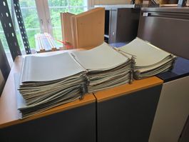grosser Posten gebrauchter Hängeregistermappen ab 1.-