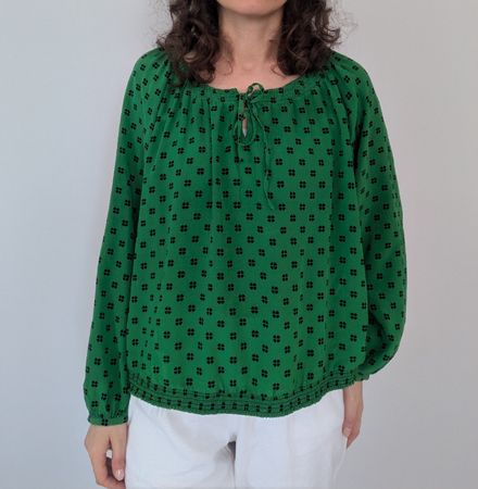 Lorena K Seidenbluse, Gr. 40, Grün mit Kleeblattmuster🍀