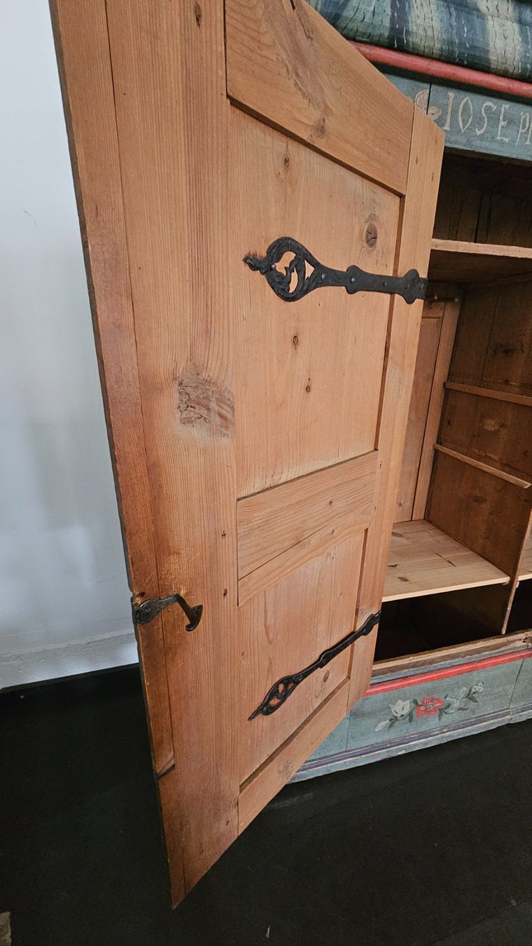 Schränke: Bemalten Bauernschrank – Gebraucht aus Diessenhofen von Osio 6