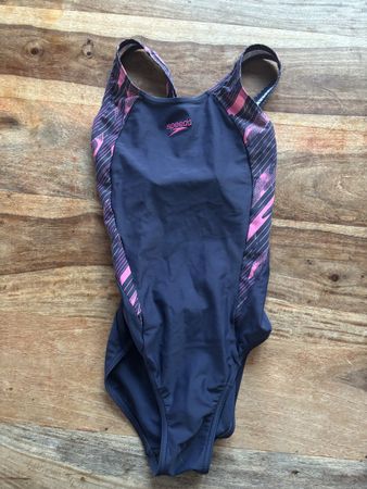 Speedo Badekleid Grösse 11-12 Jahre