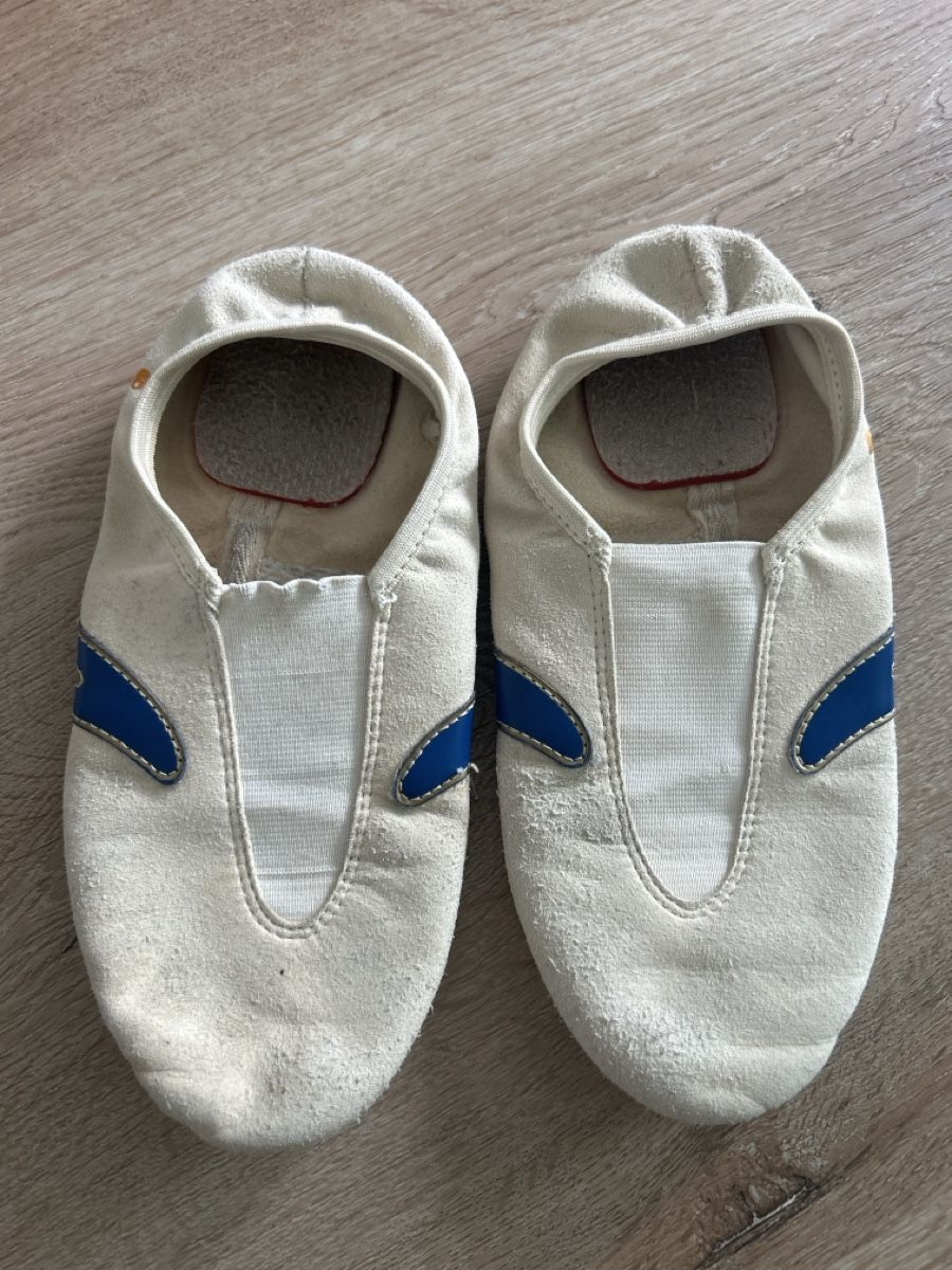 Chaussures garçon: IWA Geräteschuhe / Turntäppeli 34 – D'occasion à Turbenthal par Lavita