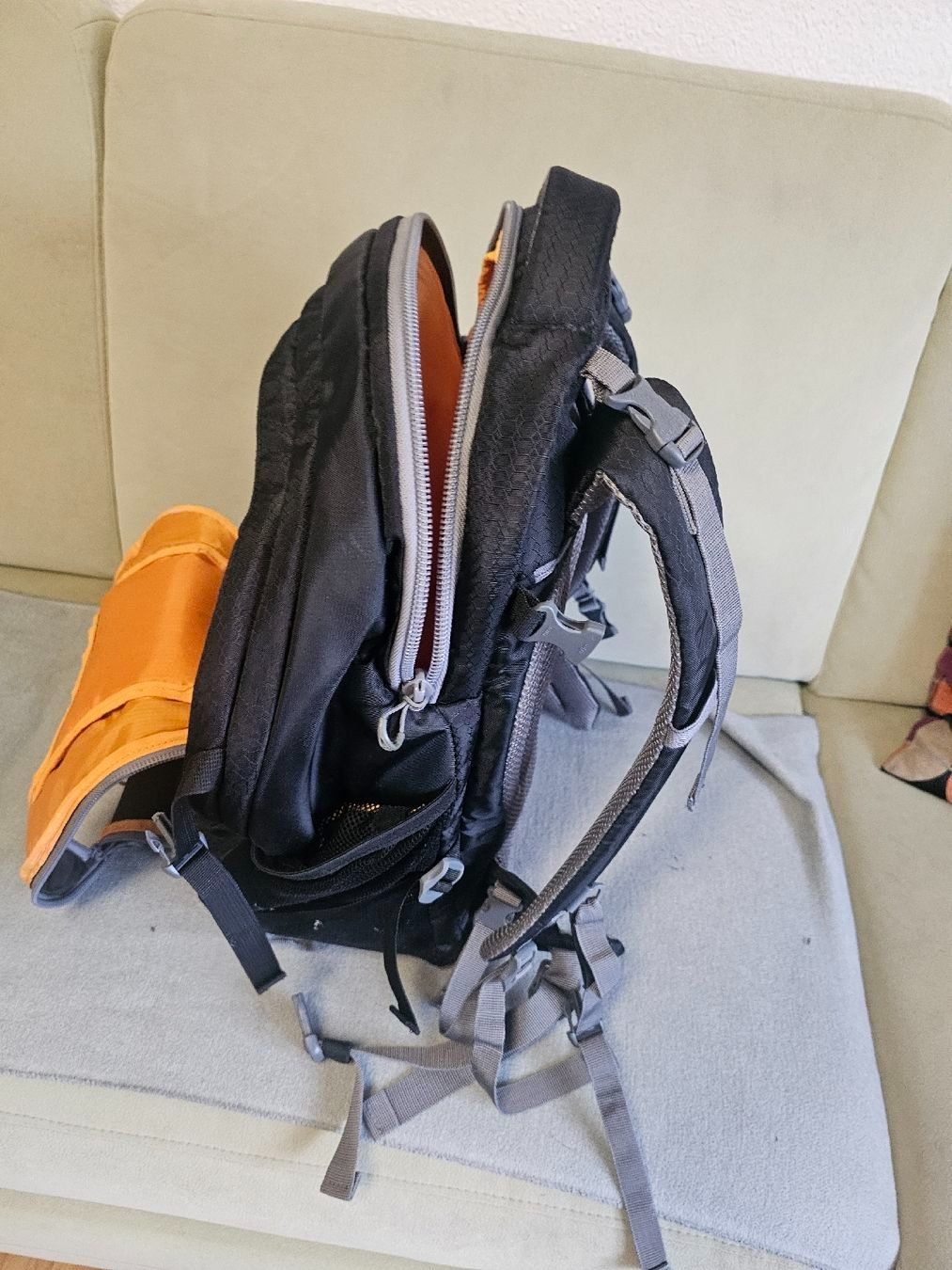 Kurgo Zaini: Kurgo Hunderucksack – Usato da Bauma venduto da Makinom 2
