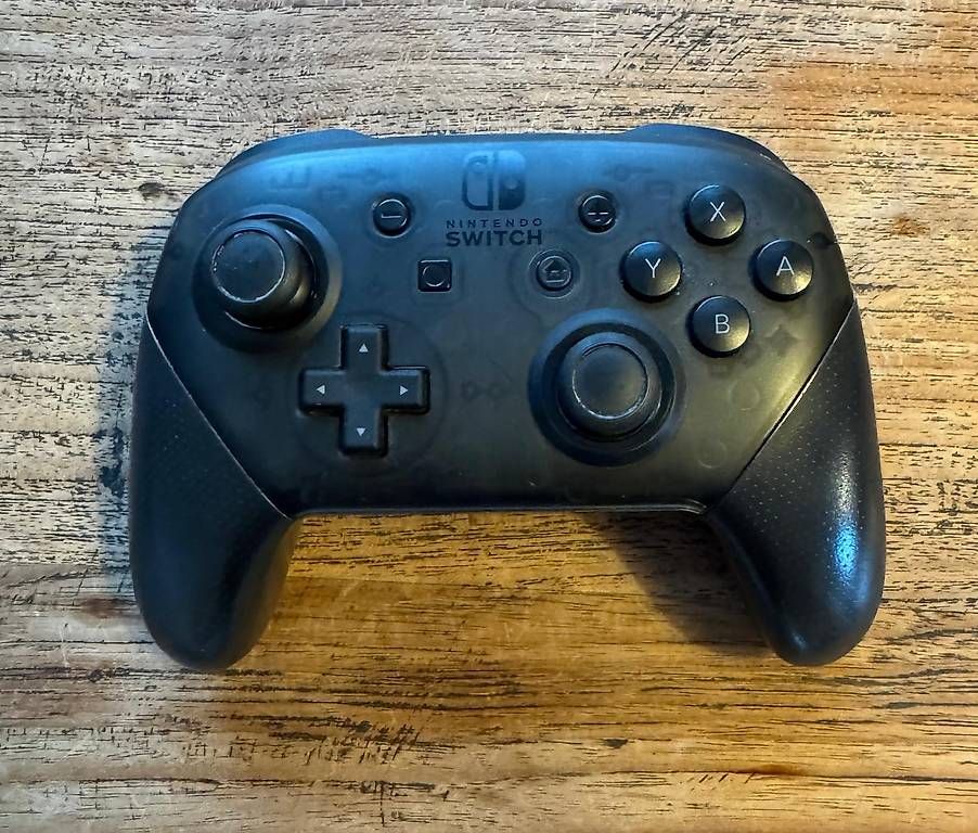 Nintendo Manettes: Original Nintendo Switch Pro Controller. – D'occasion à Zürich par Sunnyflower97 1