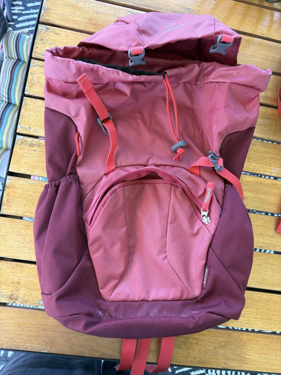 Deuter Sacs & sacs à dos: Rucksack Deuter Junior rot 17 Liter – D'occasion à Bäretswil par suevo