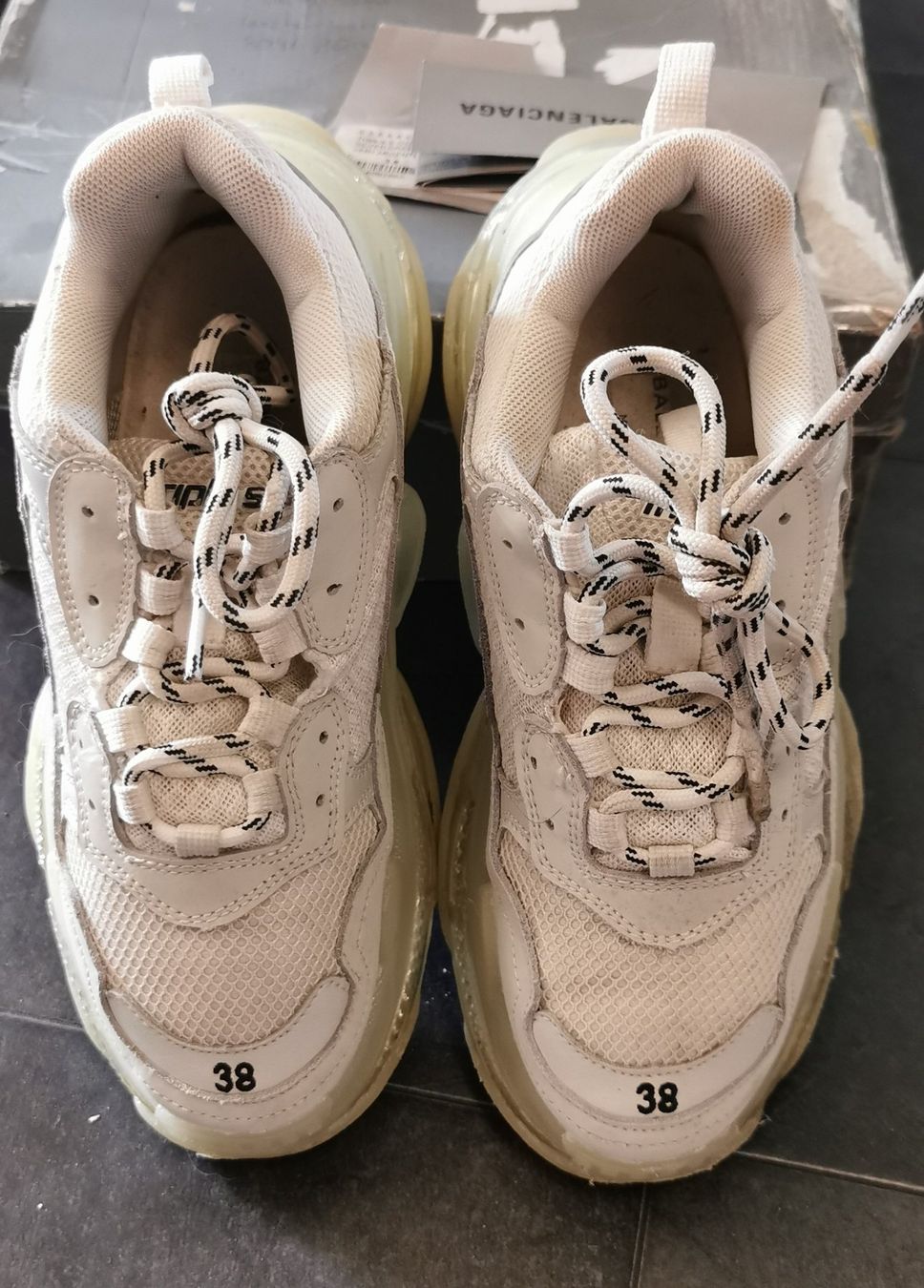 Scarpe da uomo: Sneakers – Usato da Morges venduto da B.Nipawan