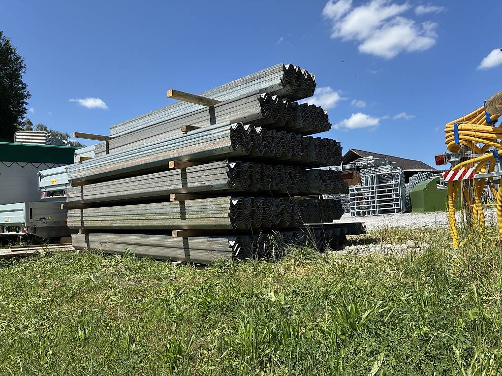 Tutti gli attrezzi: Leitplanken landwirtschaft / Bau – Usato da Schangnau venduto da UeliK0102 1