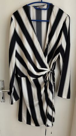 H&M Kleid, Grösse XL, Schwarz Weiss gestreift, Top!