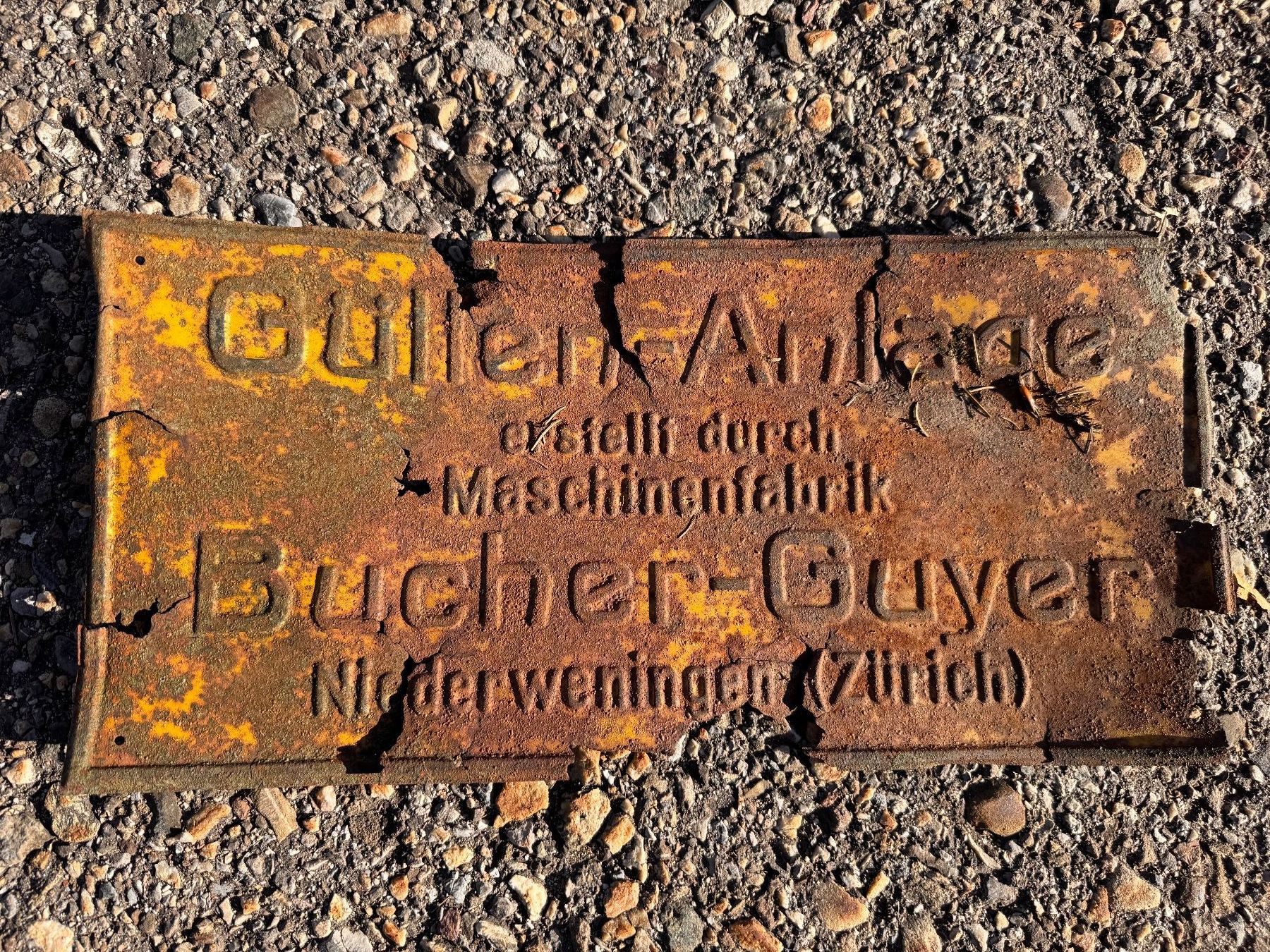 Insegne: Uraltes Blechschild Scheunenfund Bucher Guyer – Usato da Bigenthal venduto da Marcel990