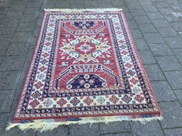 Gebrauchter alter Kazak Orientteppich mit schönem Muster