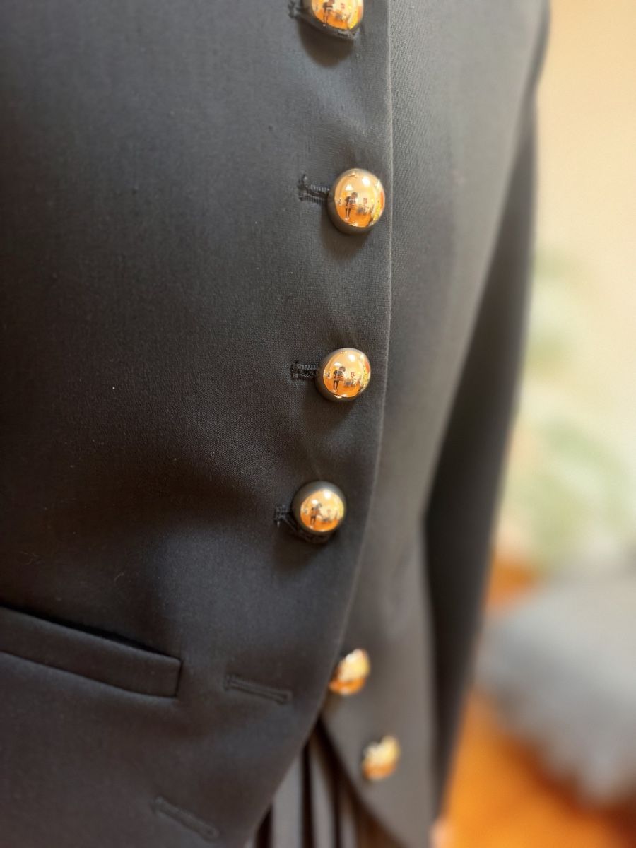 Mango Giacche: Black Blazer with Silver Buttons Size S – Nuovo (secondo la descrizione) da Basel venduto da ais_hf25 2
