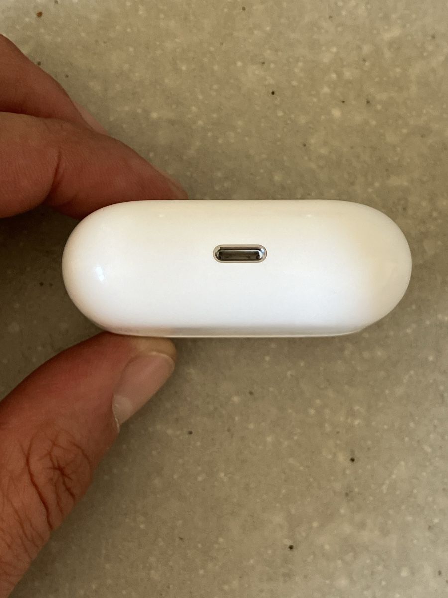 Apple Kopfhörer: APPLE AirPods Pro 1 Charging Case  – Gebraucht aus Lausanne von  2