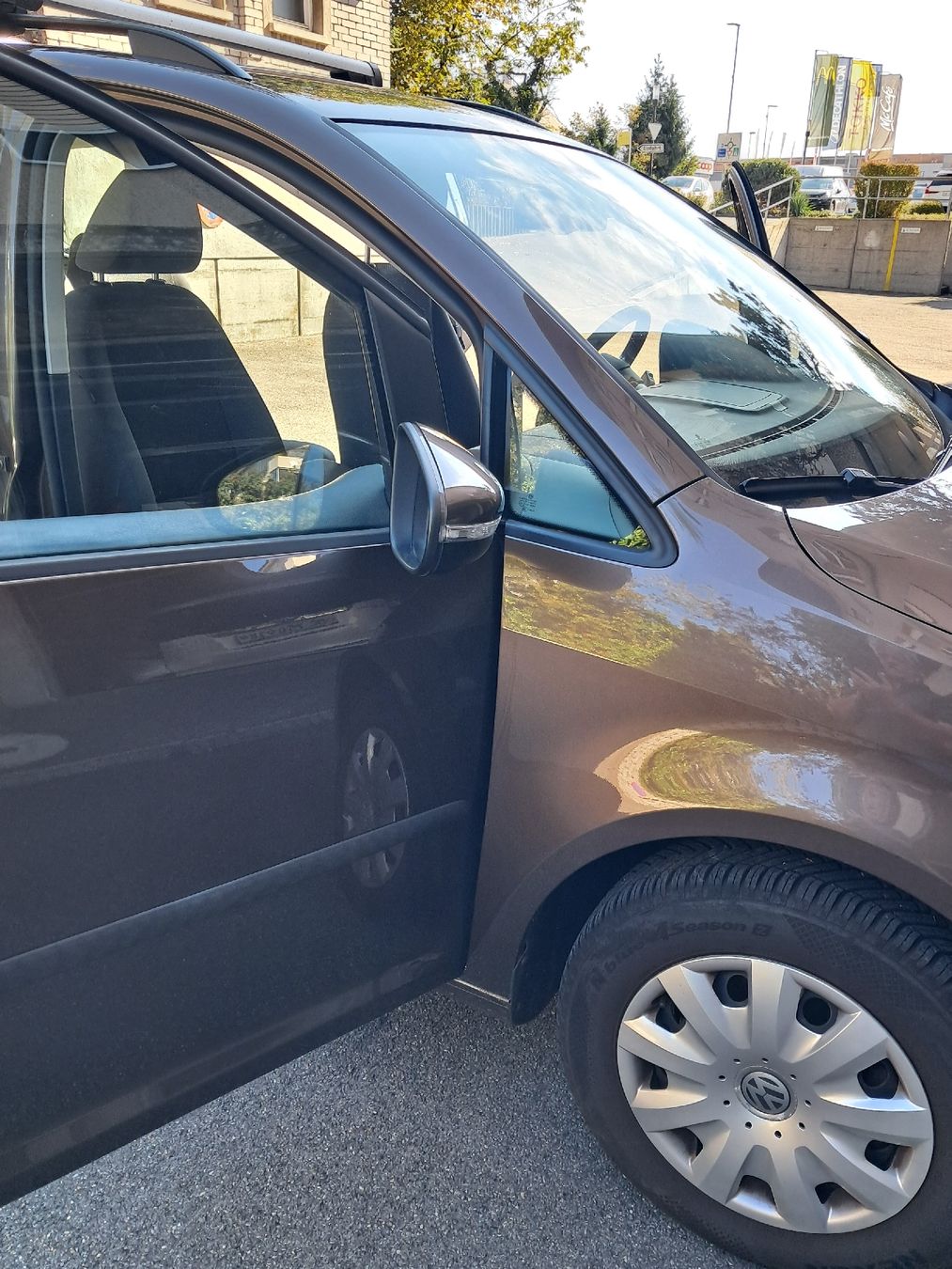 VW Automobili: VW Touran 1.2 TSI 2011 – Usato da Heimberg venduto da Tmutzli 2