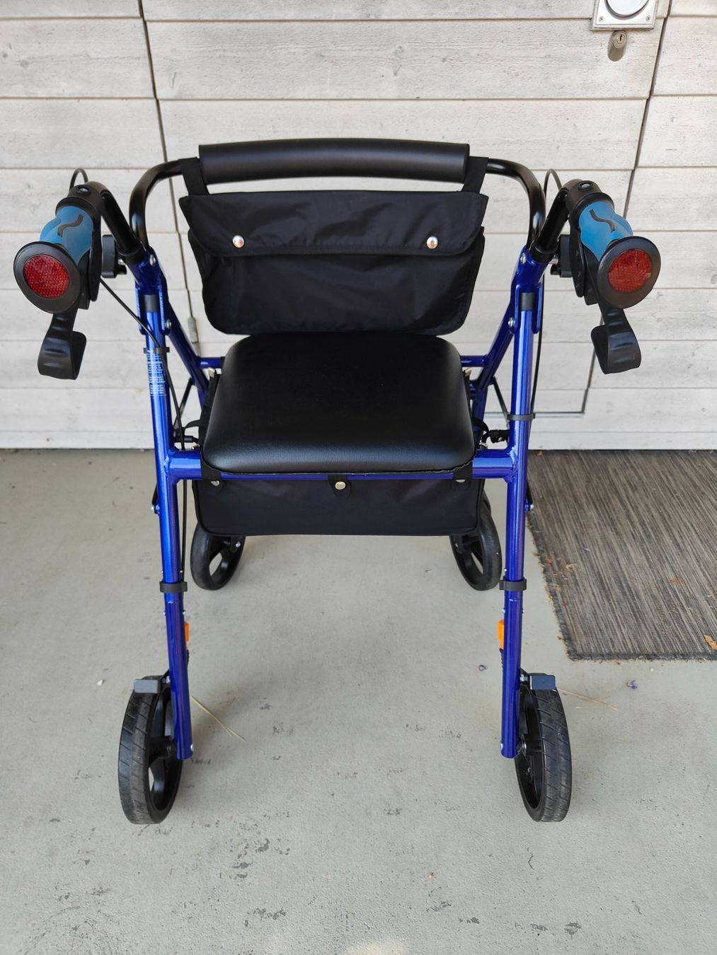 Gehhilfen: Rollator – Gebraucht aus Liebistorf von Stifumone
