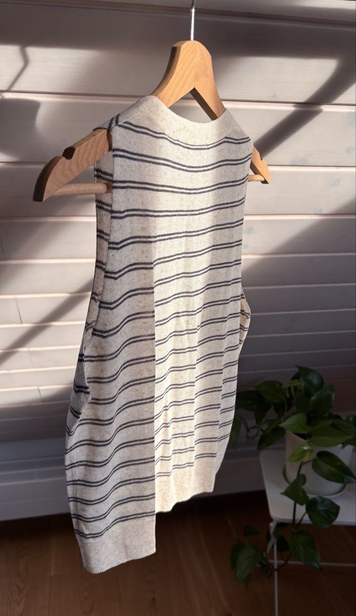 Mango Top: Mango knit summer vest  – Nuovo (secondo la descrizione) da Kilchberg ZH venduto da ben_pc68 5