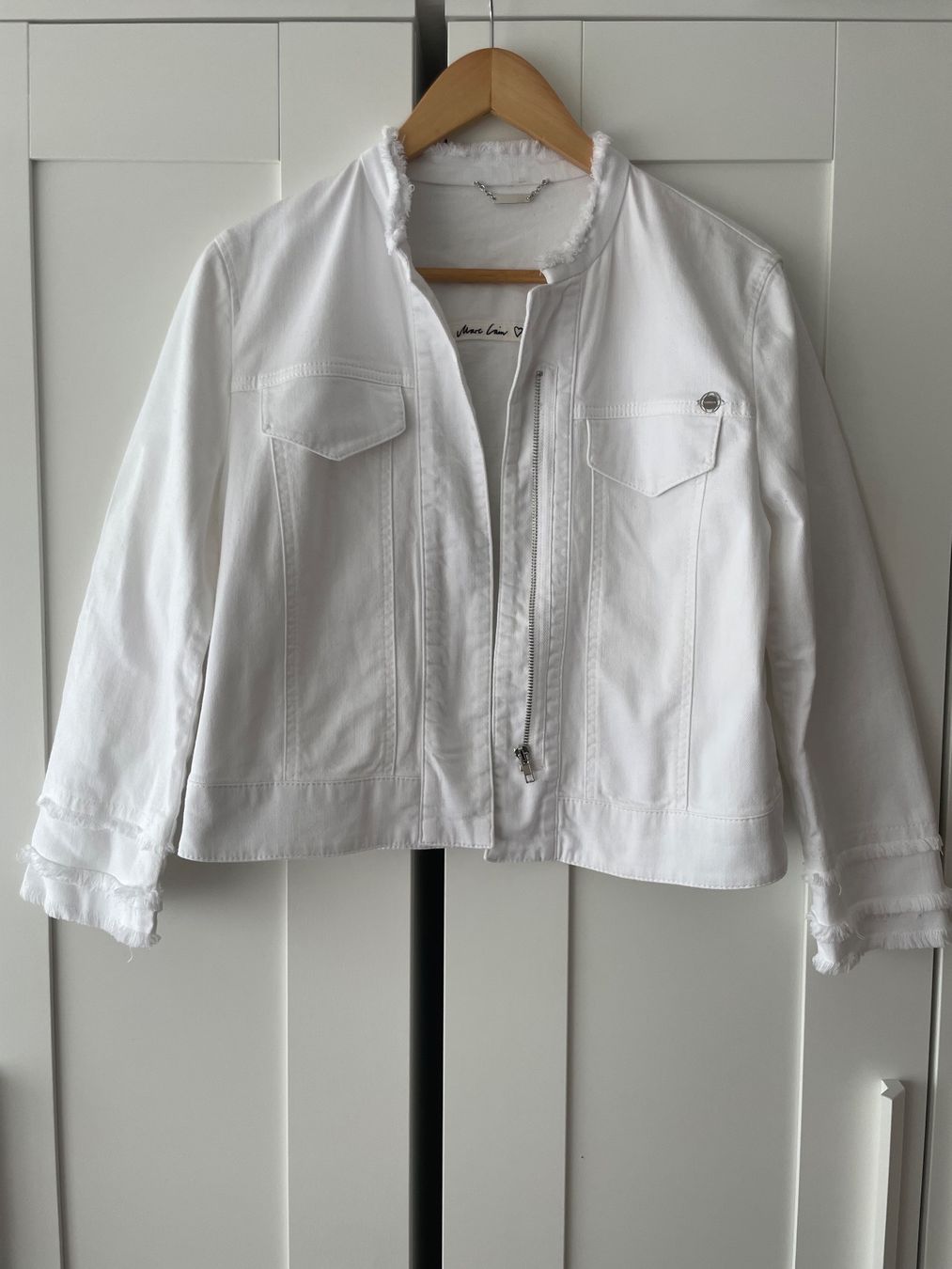 Marc Cain Jacken: Marc Cain Weisse Jeansjacke – Gebraucht aus Buchs SG von VintageHomeCH