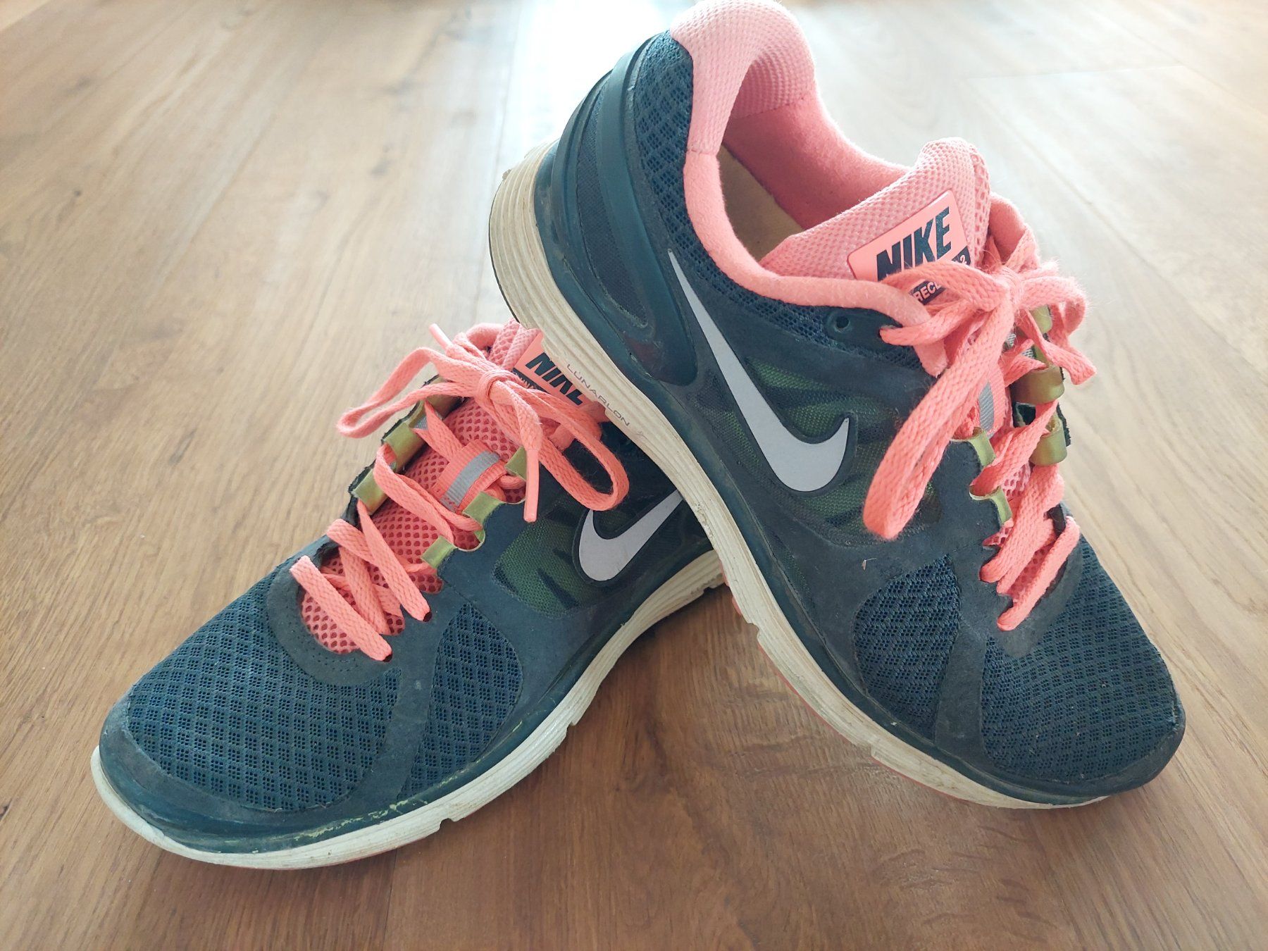 Nike Damenschuhe: Nike Schuhe Lunareclipse2, Gr. 37.5 – Gebraucht aus Schenkon von rausausdemhaus