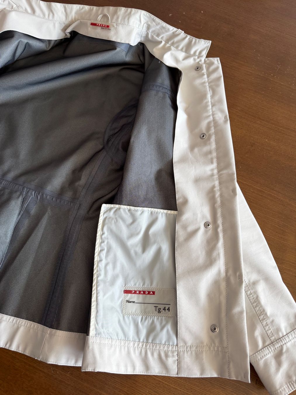 Prada Giacche: Prada Jacke – Usato da Küssnacht venduto da Flowerlady 4