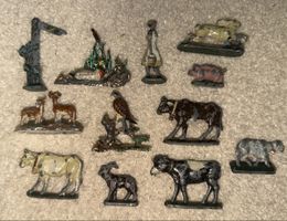 Set von 12 antiken Figuren aus Metall