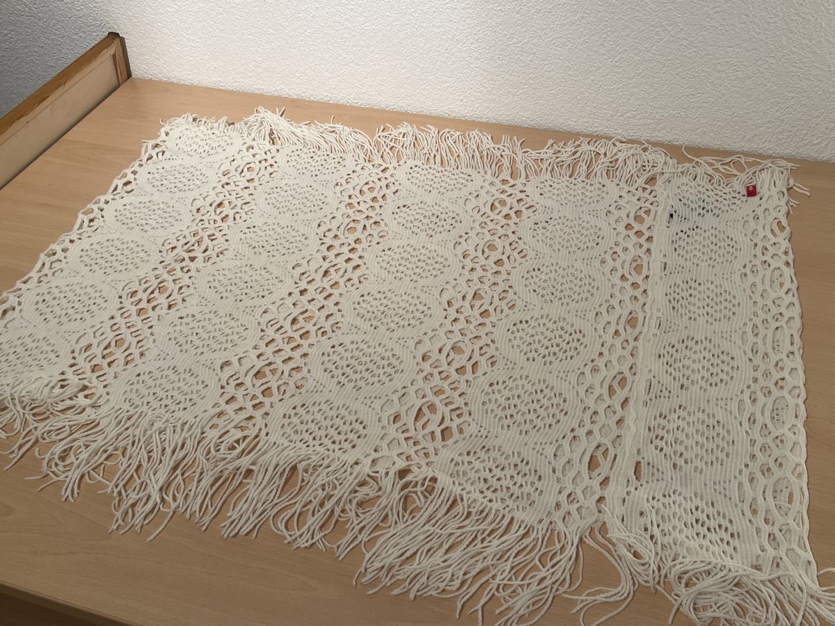 Esprit Foulard & Sciarpe: Rundschal gehäkelt – Usato da Meilen venduto da mogli_luna