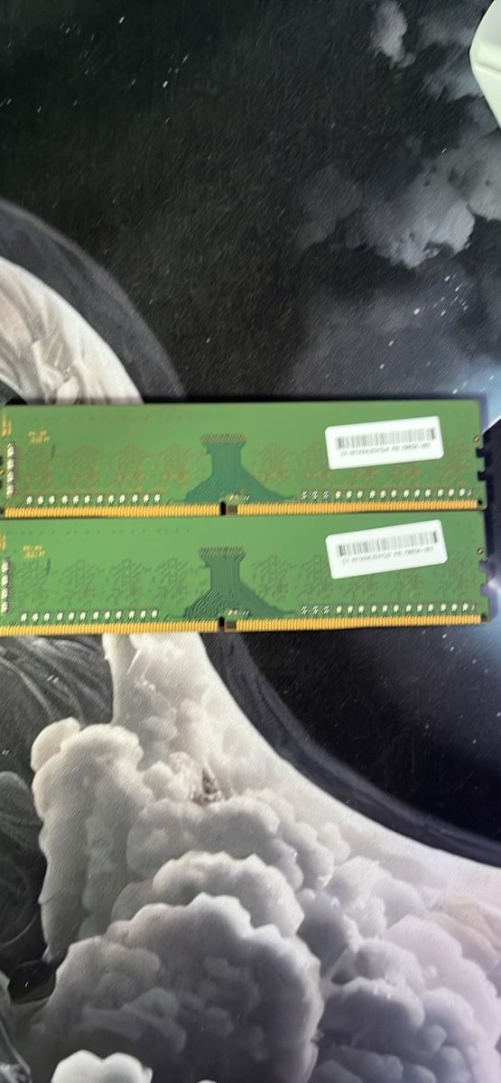 Componenti elettronici: 32 Gb DDR4 RAM 2133 MT/s – Usato da Degersheim venduto da felen67 2