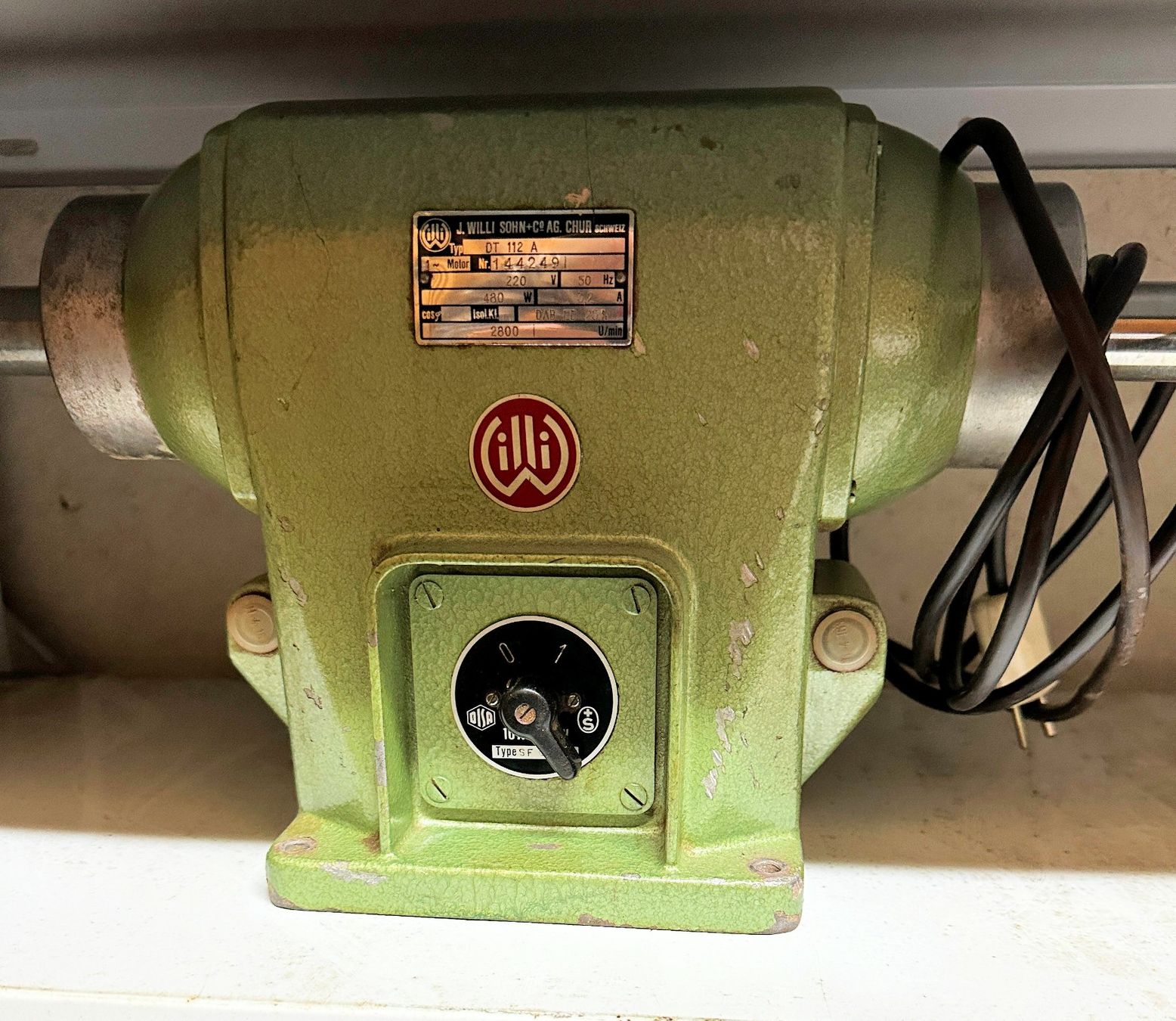 Tutti gli attrezzi: Goldschmiede Poliermotor Willi mit 2 Spindeln – Usato da Basel venduto da Bingis