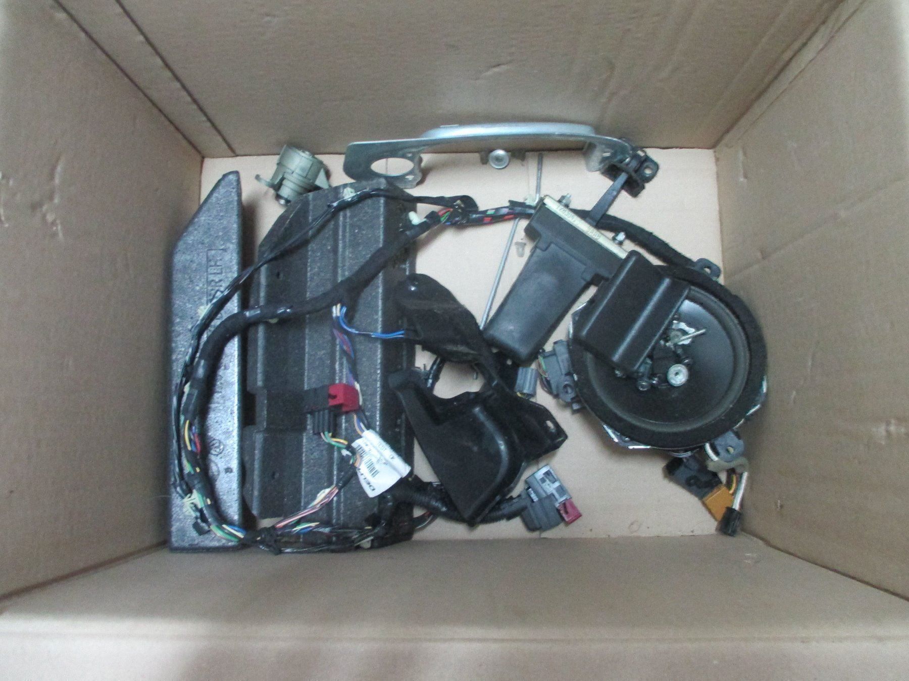 Tutti pezzi di ricambio auto: Saab 9-3 Cabrio Fensterheber + mehr... – Usato da Schafisheim venduto da Sprint33 5