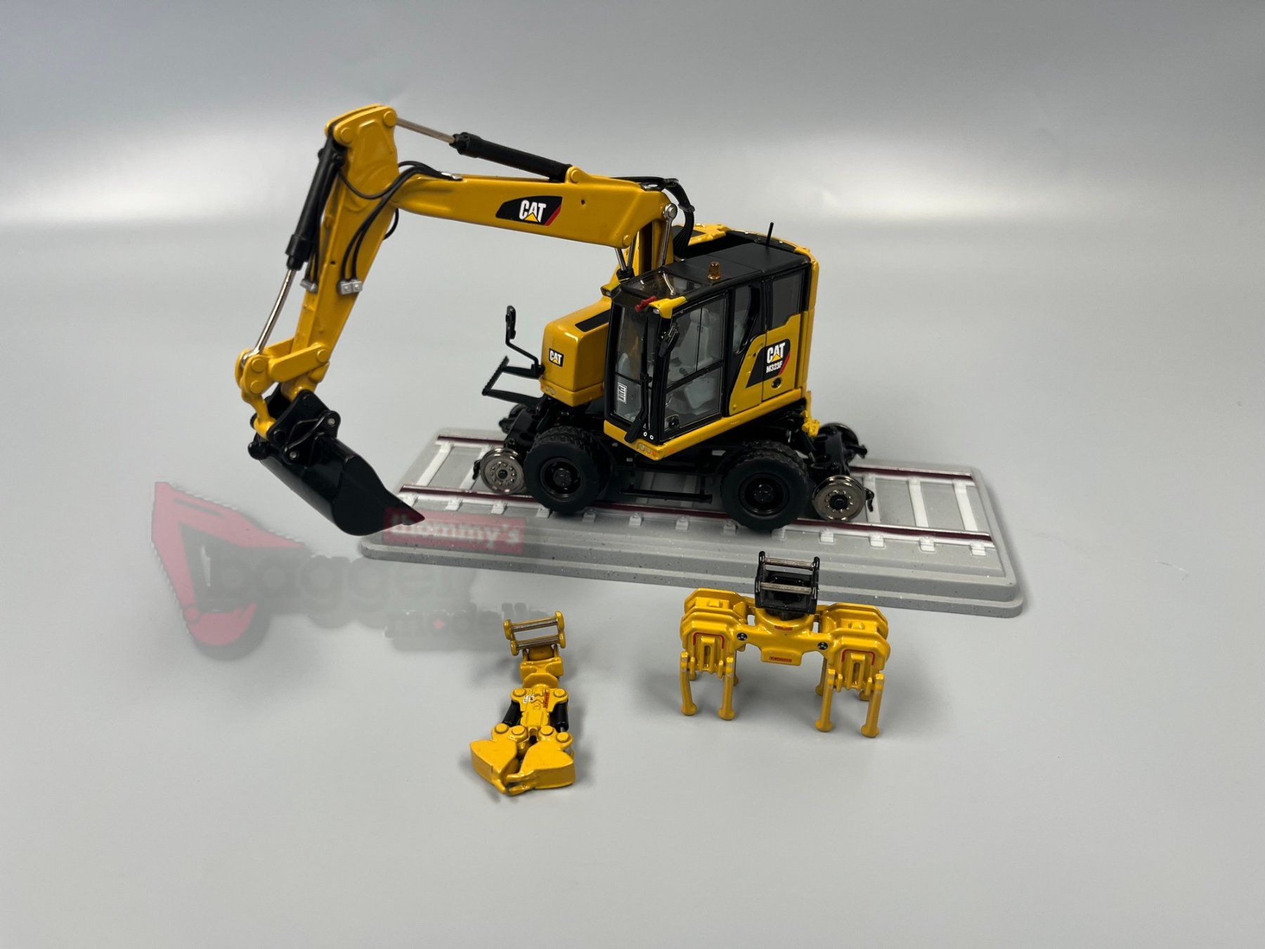 Caterpillar Kit di modellismo & Modellini statici: DieCast Masters 85562 M323F Railroad – Nuovo (secondo la descrizione) da Dagmersellen venduto da FBM-Bacheli
